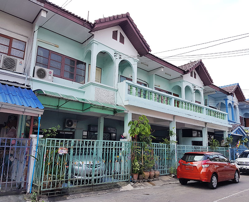 ม.จินดาทาวน์ (รามอินทรา 71)