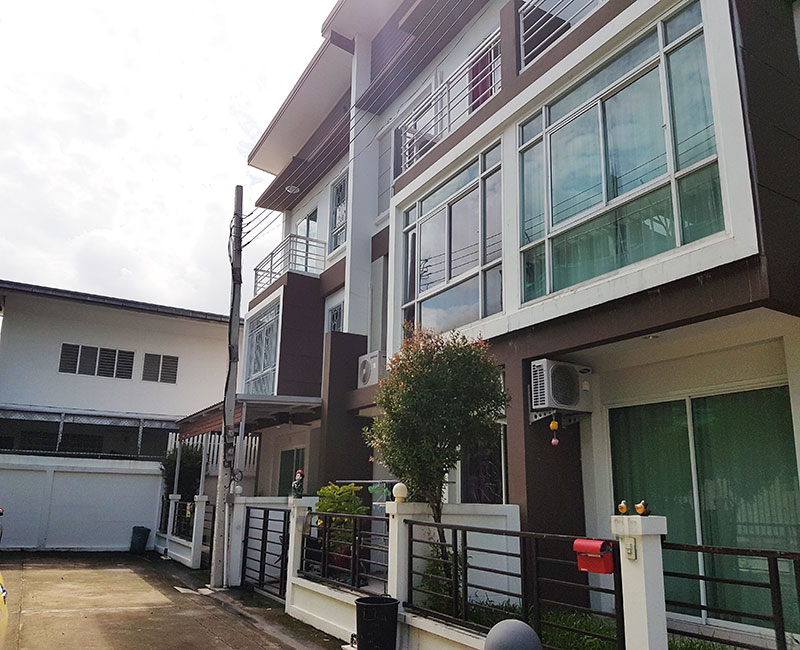 ขายทาวน์เฮ้าส์ ลาดพร้าว กรุงเทพมหานคร